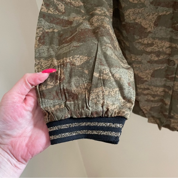 Cream Crvimma Camouflage, Gold Shimmer Cuffs, Shirt, NWT - Picture 8 of 14